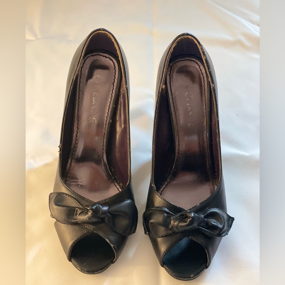 USED Black Open Toe Pump